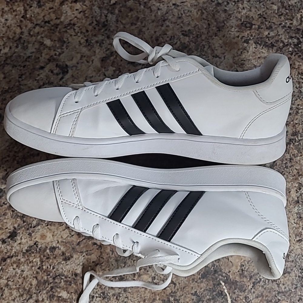 Classic Adidas Leather Sneakers - Picture 6 of 10